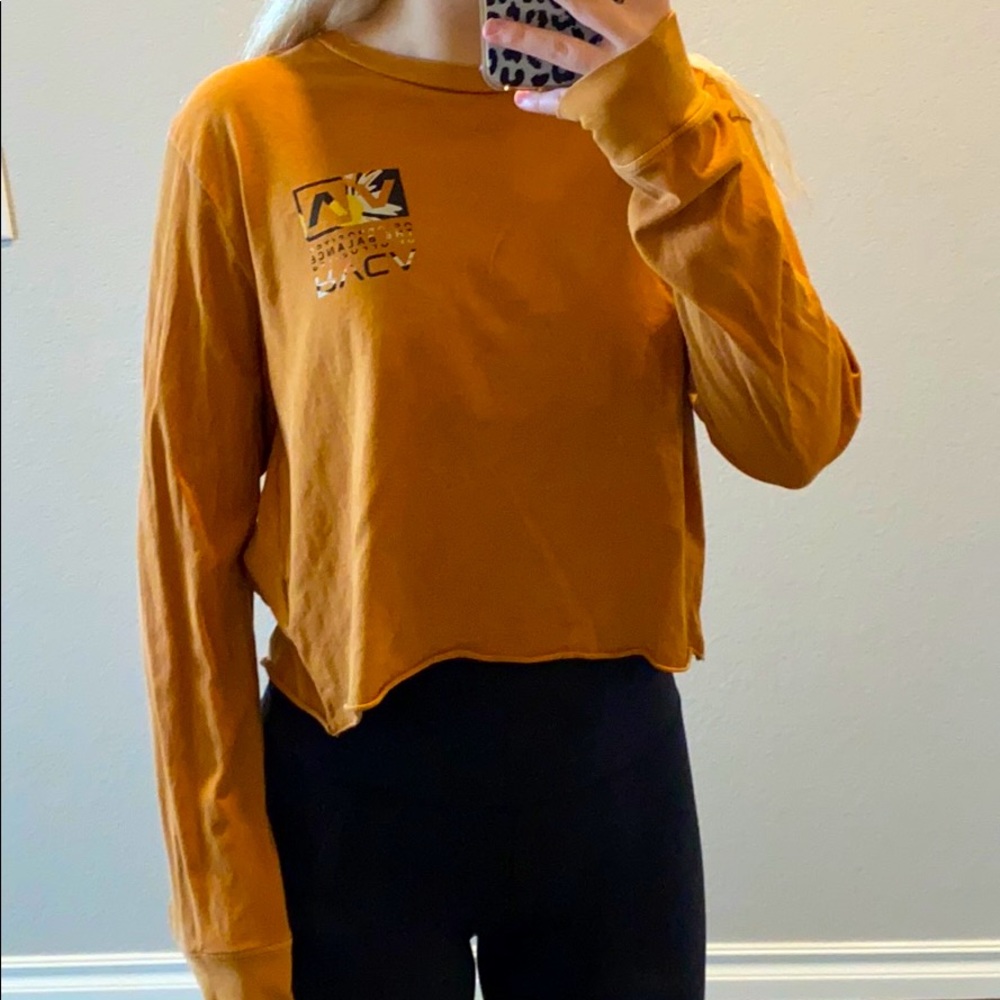 long sleeve crop